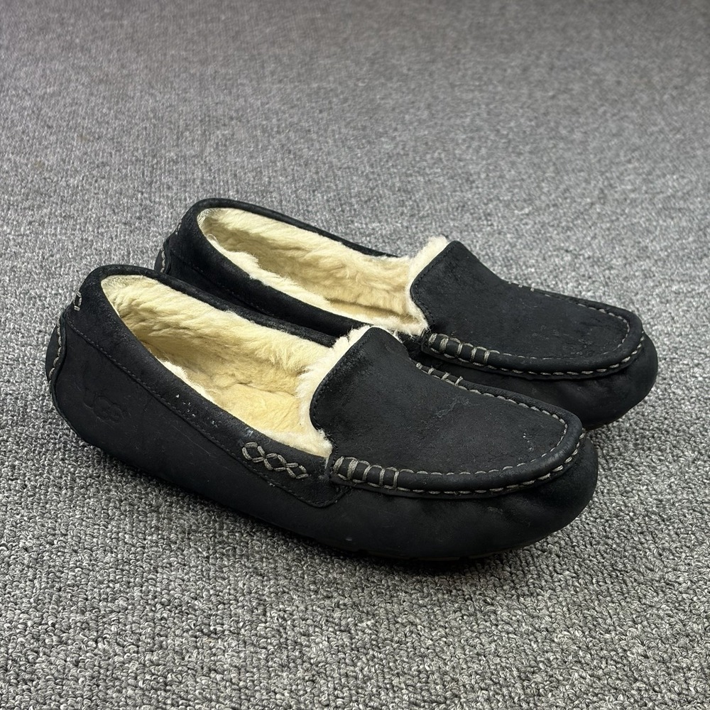 UGG Ansley Moccasin Slippers Womens 7 Black Suede Sheepskin Lined Comfort 3312